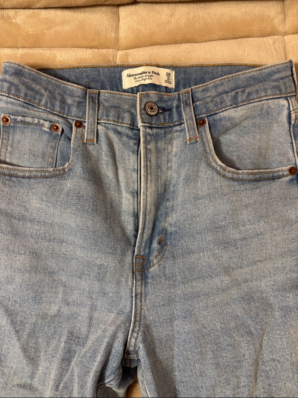 Abercrombie & Fitch Light Blue Straight-Leg Women's Jeans - Picture 2 of 3